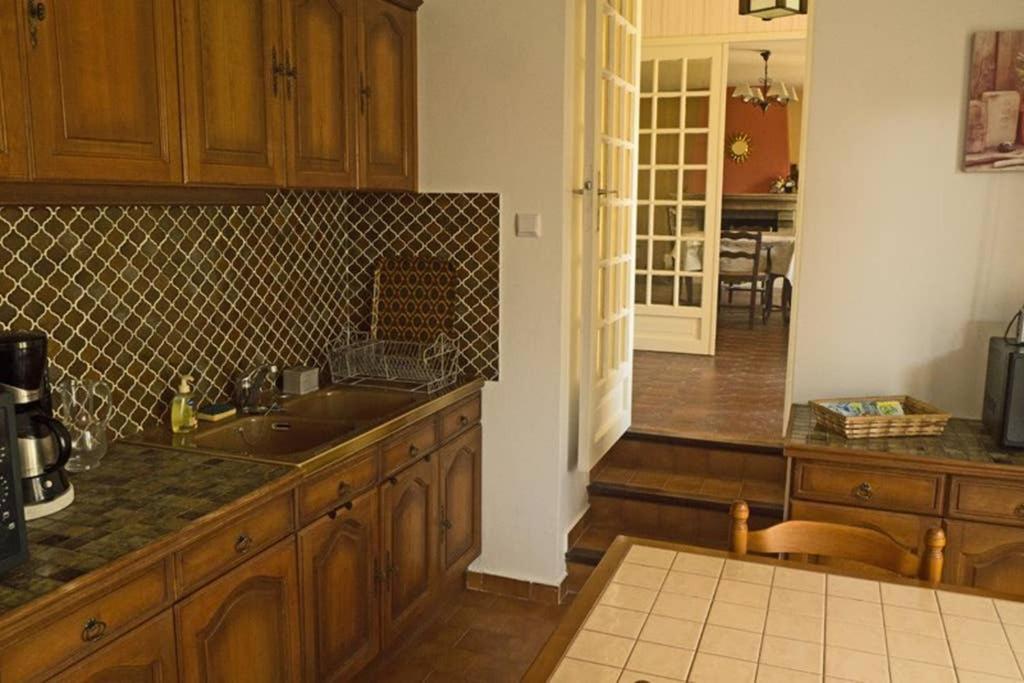 Villa La Lurette, Appartement Et Studio Saint-Étienne-les-Orgues Extérieur photo